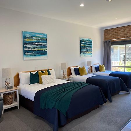 Coastal Waters Motor Inn Lakes Entrance Extérieur photo