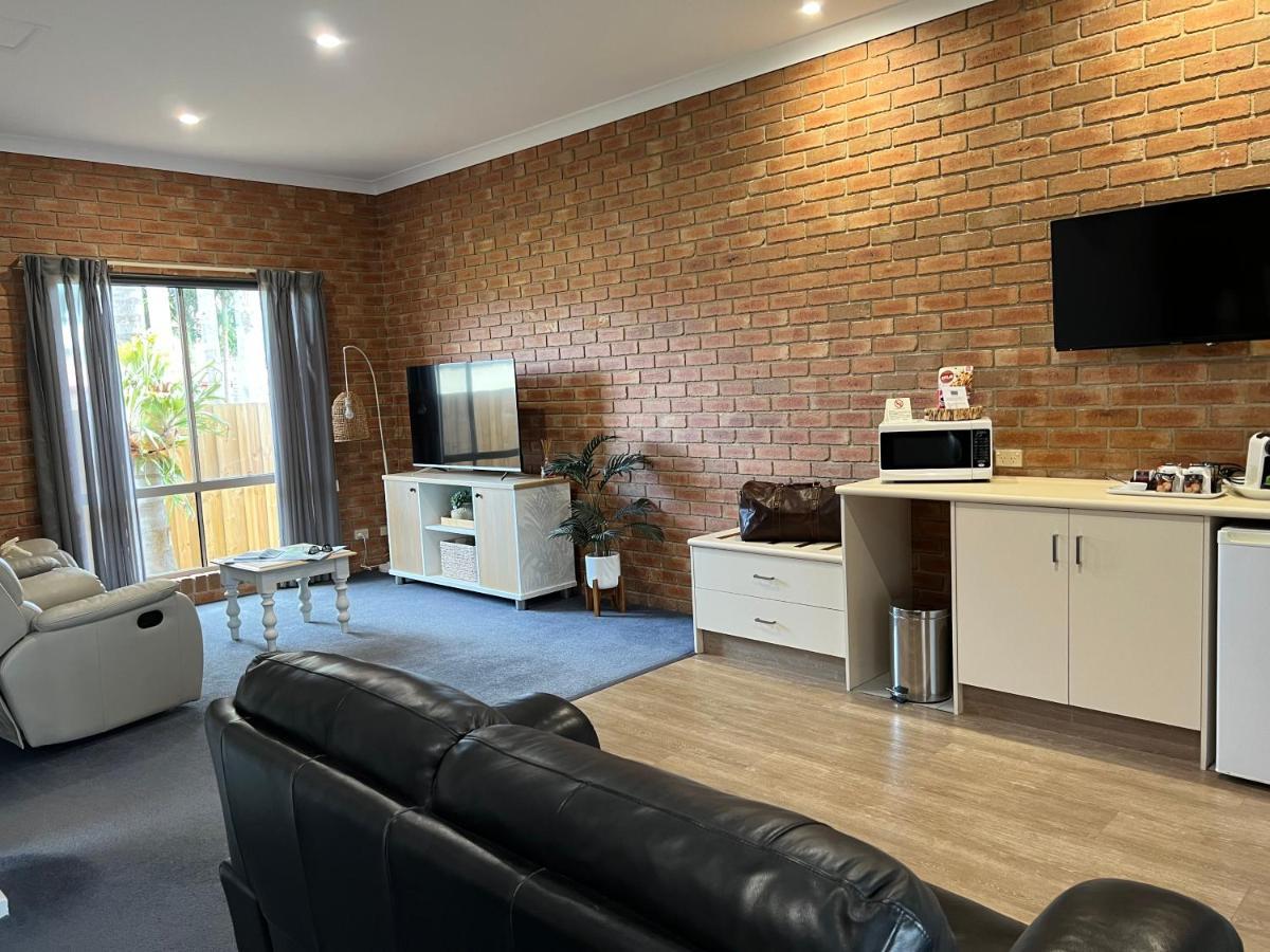 Coastal Waters Motor Inn Lakes Entrance Extérieur photo