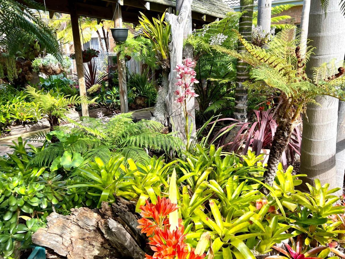 Coastal Waters Motor Inn Lakes Entrance Extérieur photo