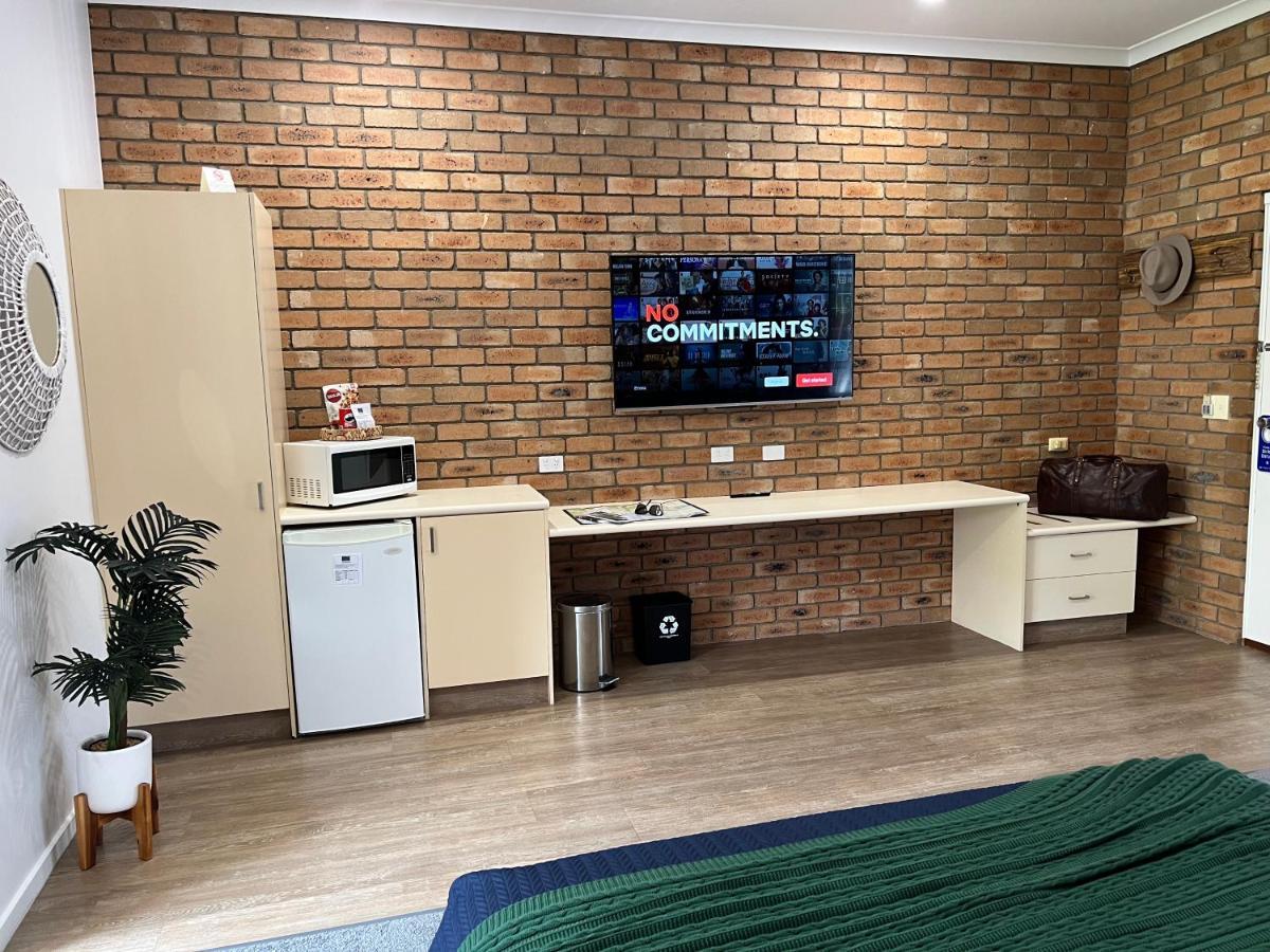 Coastal Waters Motor Inn Lakes Entrance Extérieur photo