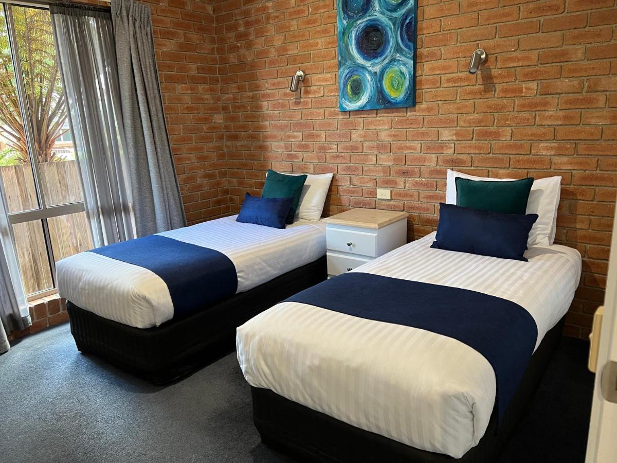 Coastal Waters Motor Inn Lakes Entrance Extérieur photo