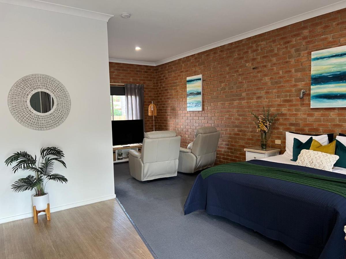 Coastal Waters Motor Inn Lakes Entrance Extérieur photo
