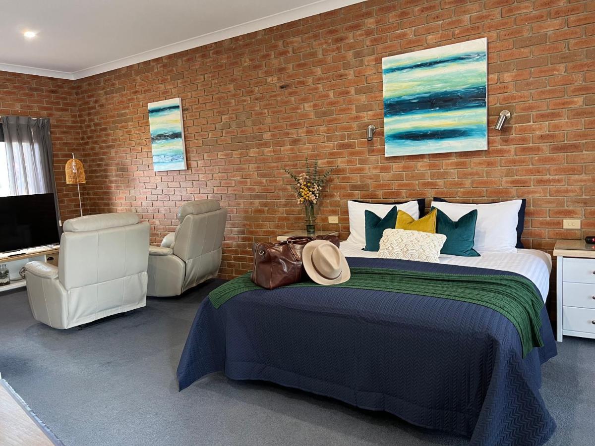 Coastal Waters Motor Inn Lakes Entrance Extérieur photo
