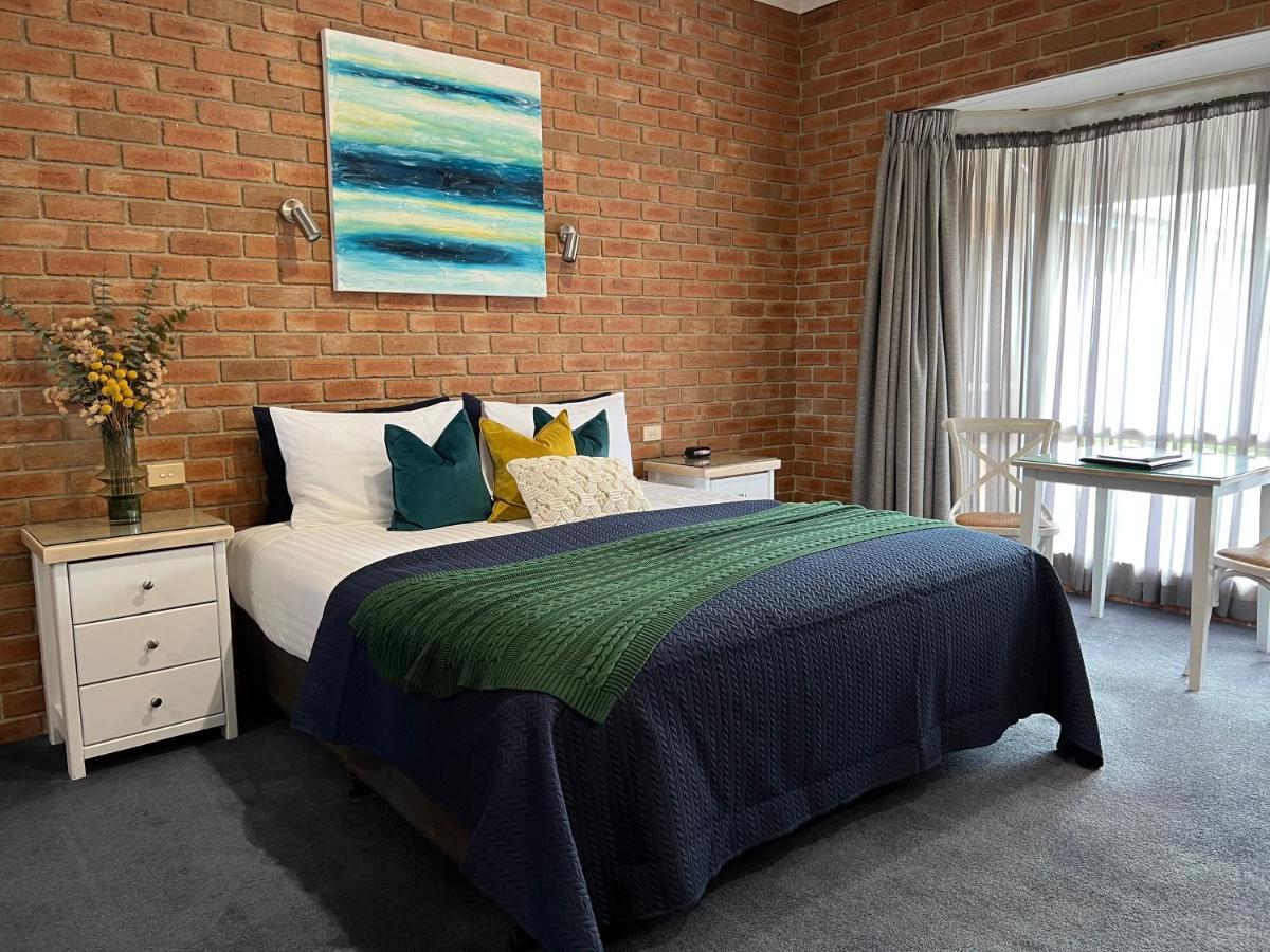 Coastal Waters Motor Inn Lakes Entrance Extérieur photo