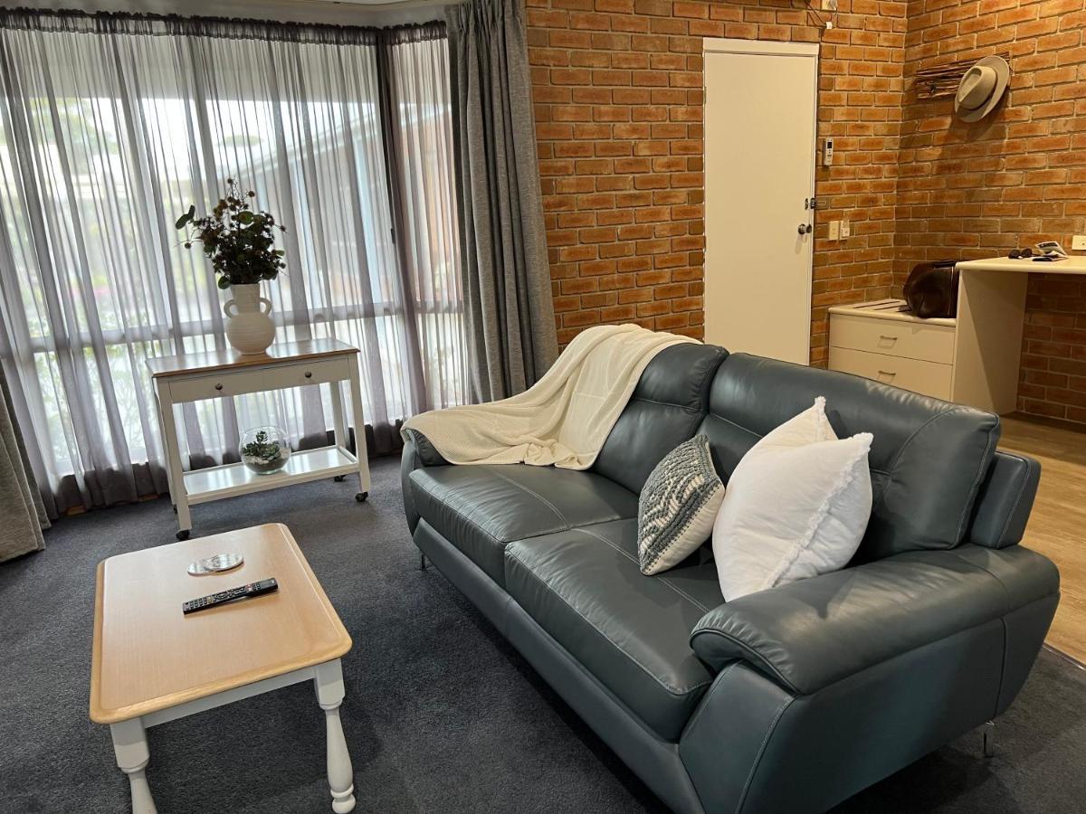 Coastal Waters Motor Inn Lakes Entrance Extérieur photo