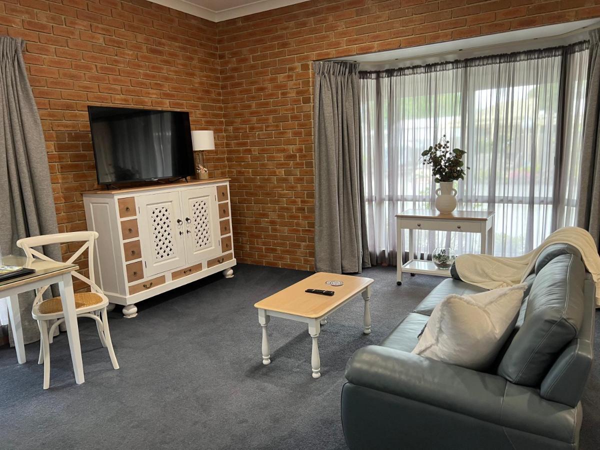 Coastal Waters Motor Inn Lakes Entrance Extérieur photo
