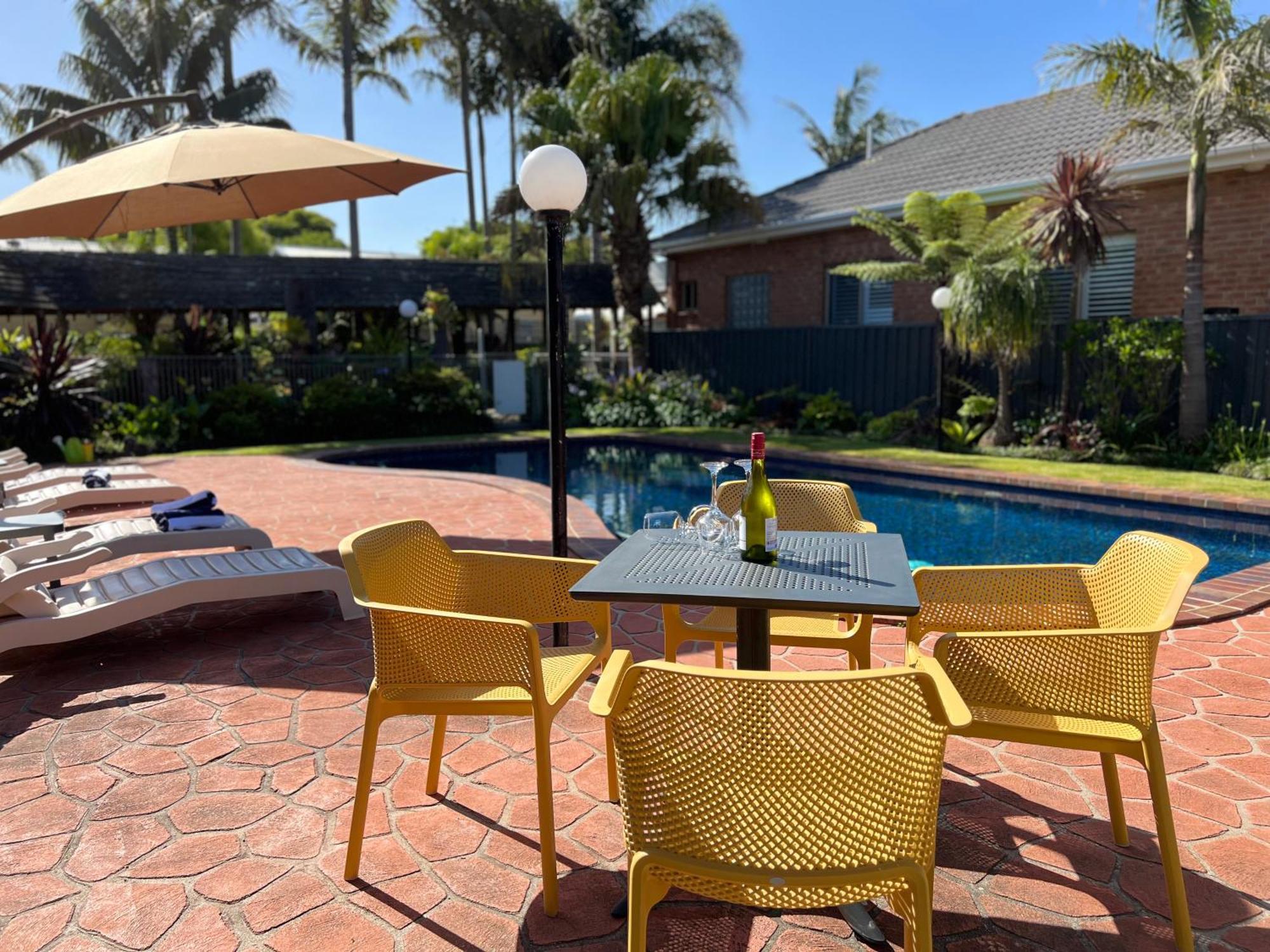Coastal Waters Motor Inn Lakes Entrance Extérieur photo